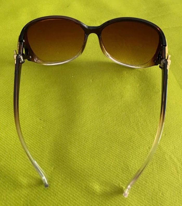 Lunettes de soleil 😎 femme marrons et dorées - photo numéro 5
