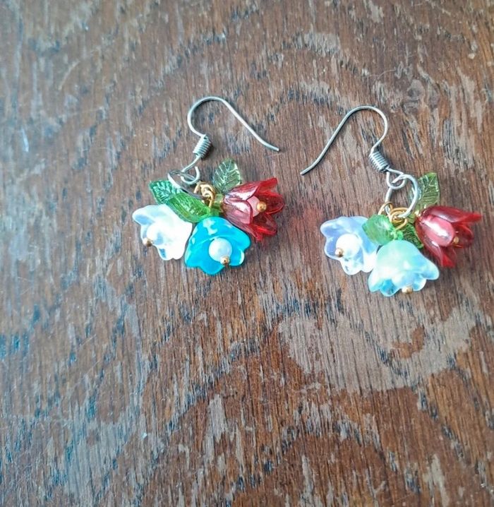 Boucles d'oreilles fleuries - photo numéro 2