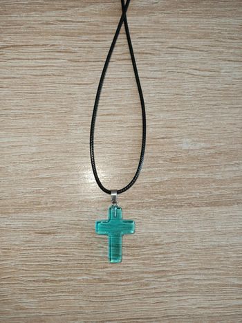Collier + pendentif croix de Jésus