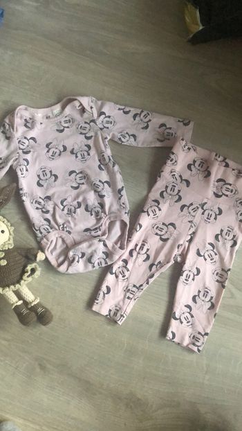 Body et pantalon minnie H&M 2/4 mois