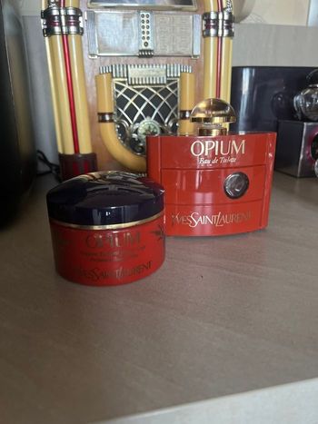 Flacons Yves Saint Laurent