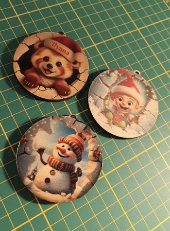 Boule de noël en bois personnalisé