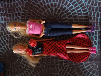 lot de 2 poupees barbie