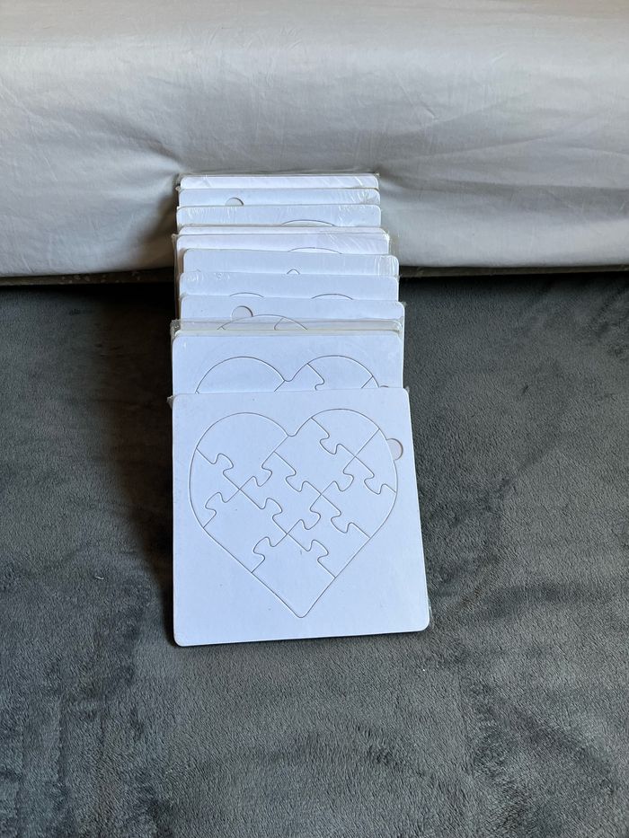Lot de 50 puzzles cœurs a décoré Neuf - photo numéro 2