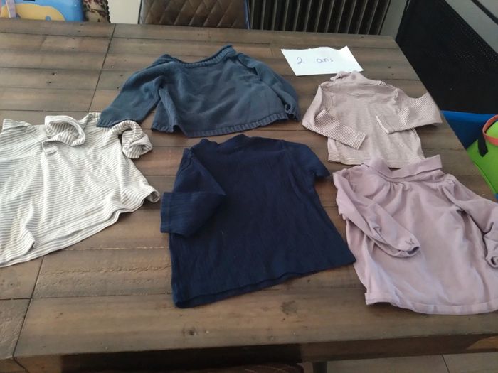 Ensemble gilet , sous pull t 2 ans - photo numéro 5