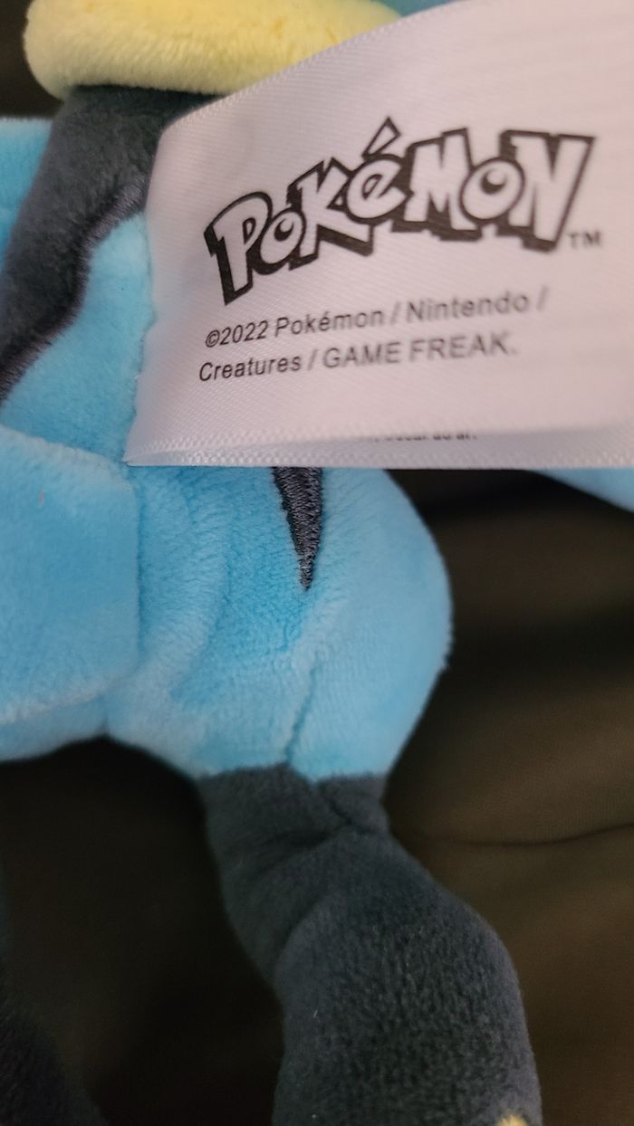 BANDAI Peluche Riolu 20 cm Pokémon - photo numéro 3