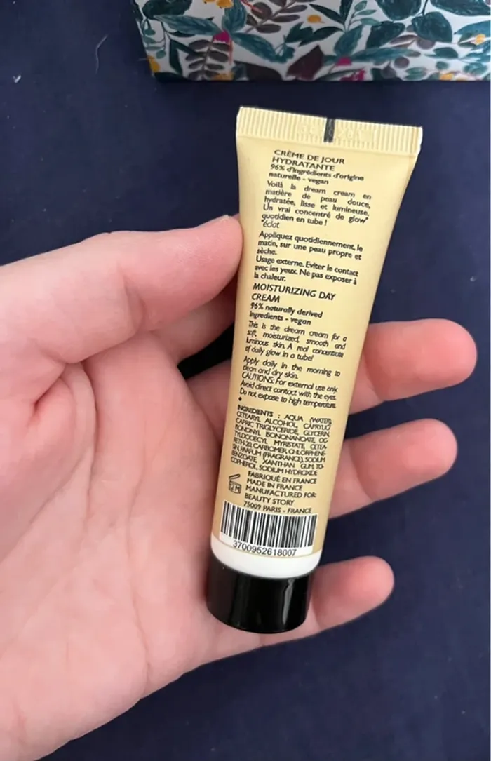 Crème de jour hydratante voilà. Neuve - photo numéro 2