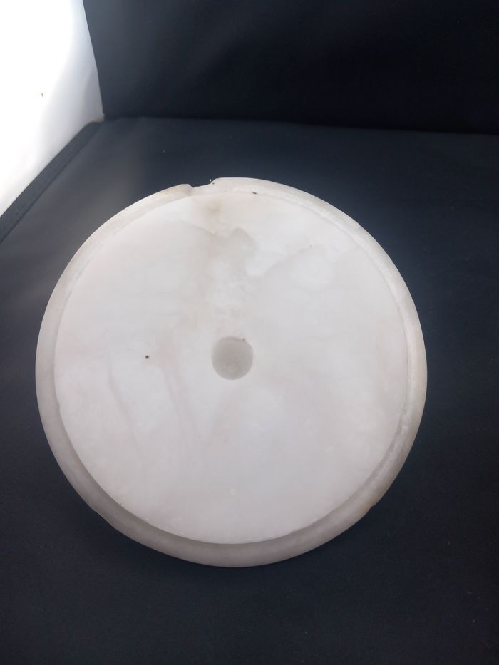 Pot avec couvercle en albatre - photo numéro 6