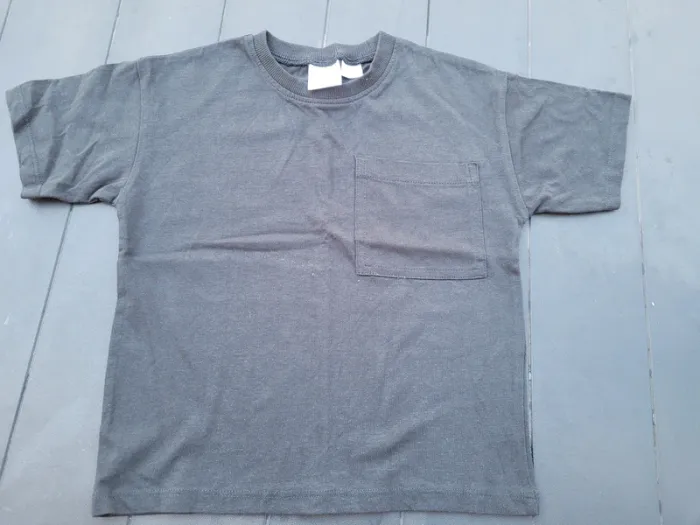 Ts noir Basique à poche zara 3/4 ans