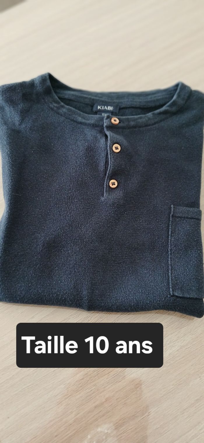 Pull garçon Taille 10 ans marque Kiabi