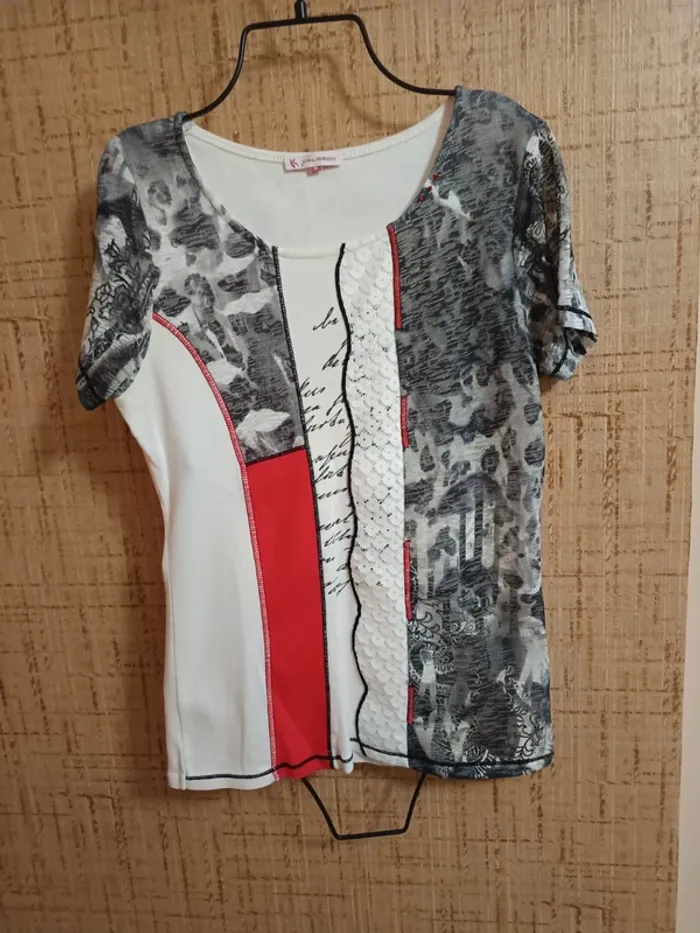 T.Shirt Kalisson taille M – motifs artistiques, mélange de matières confortables