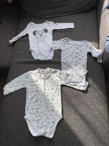 Lots bodys 6 mois