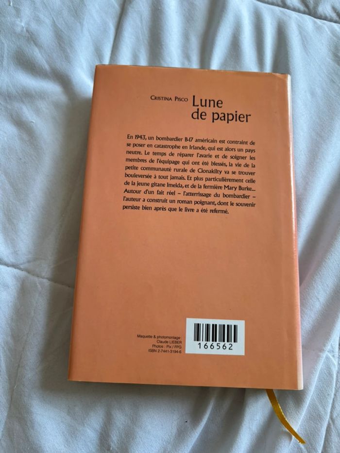 Livre La Lune de papier – Christina Pisco – Roman 1998 – Édition française 2000 - photo numéro 3