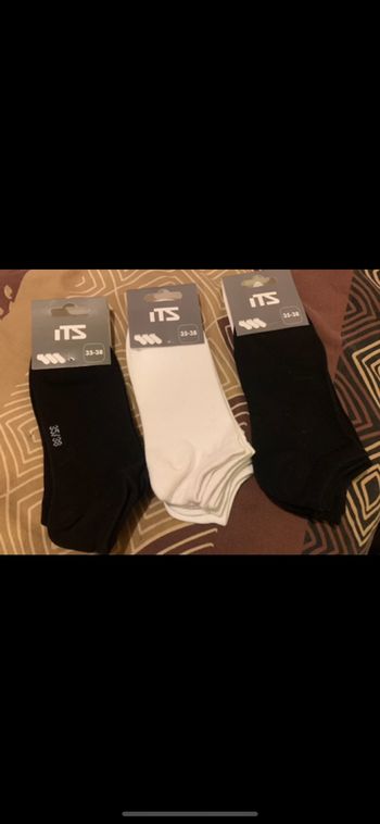 9 paires de soquette noir et blanche neuve taille 35/38