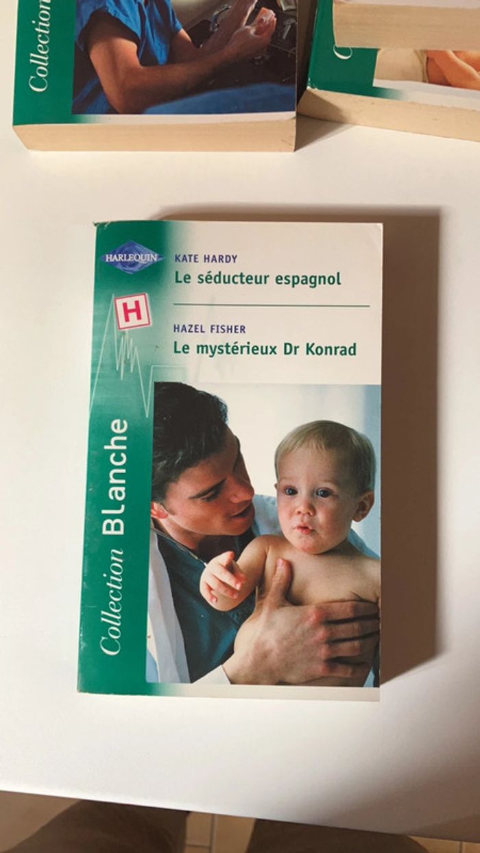 Lot 4 Livres Harlequin. - photo numéro 2