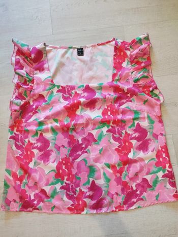 Très joli top fleuri Shein taille M