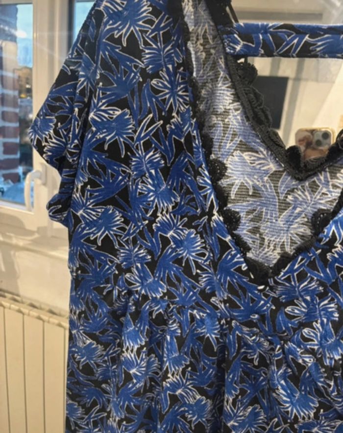 Haut femme fleuri bleu et noir XL - photo numéro 3