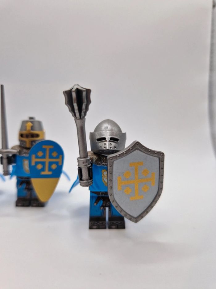 Figurines type lego 4 chevaliers templiers seigneur des anneaux - photo numéro 2
