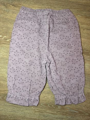 Pantalon en velours mauve ./