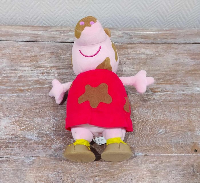 Peluche Peppa Pig Saute dans la Boue, 30cm - photo numéro 2