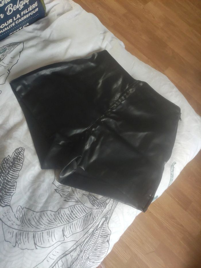 Short court en similicuir H&M - photo numéro 2