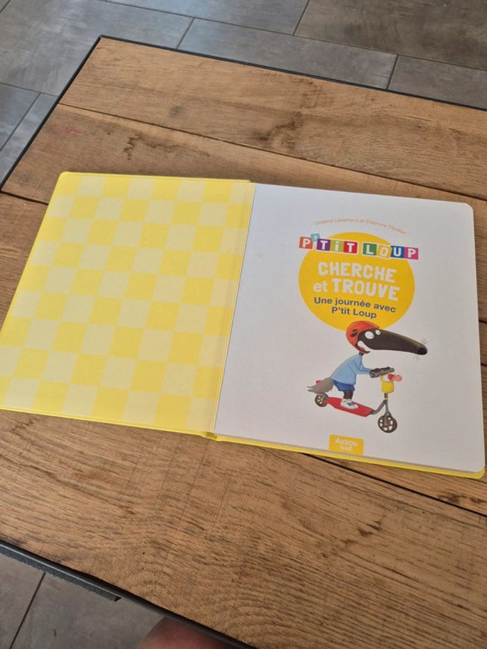 📚 Livre enfant – P’tit Loup Cherche et Trouve : Une journée avec P’tit Loup
Éditions Auzou Éveil - photo numéro 2