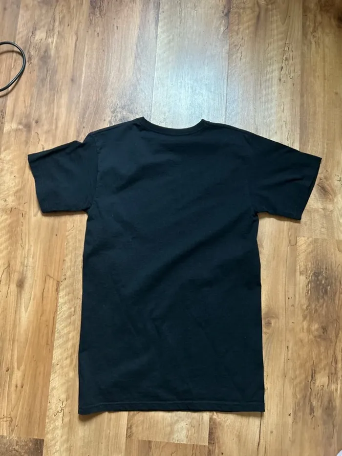 Tee shirt neuf - photo numéro 4