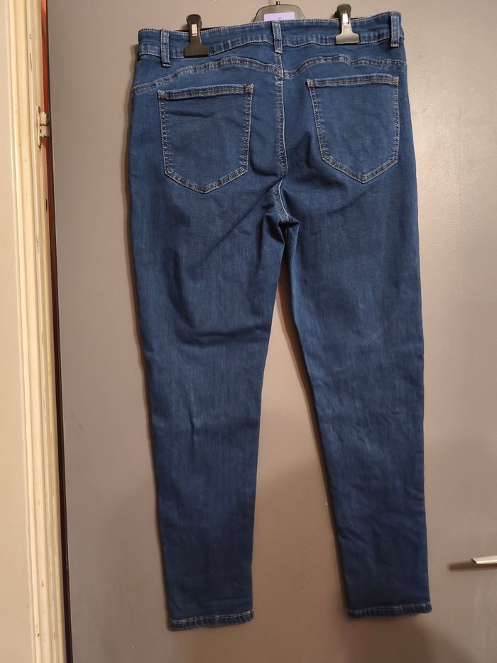 Jean femme taille 46 - photo numéro 2
