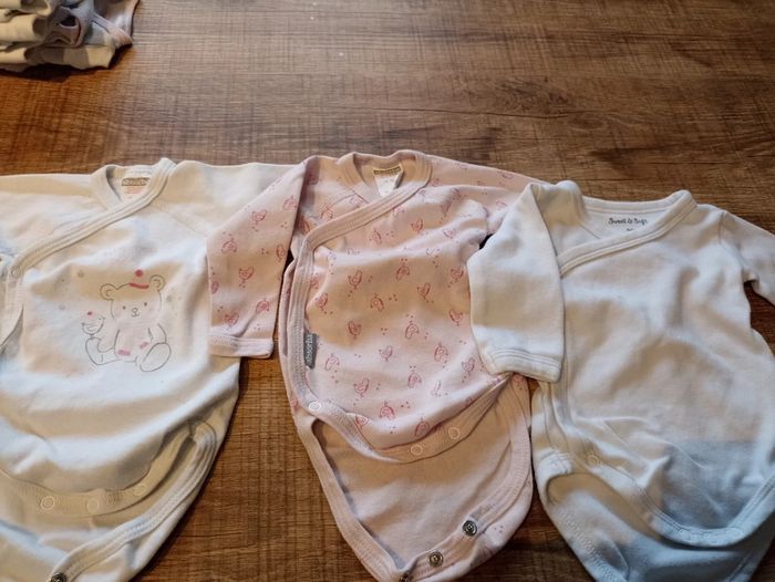 Lot 3 bodies fille 1 mois