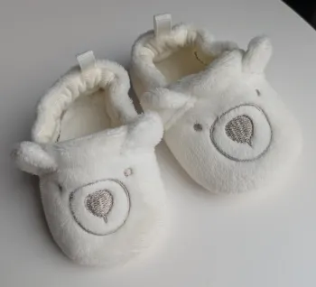 Petit chausson naissance TBE