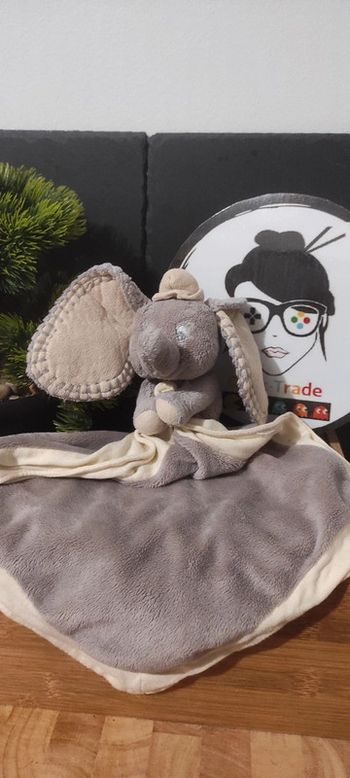 doudou éléphant mouchoir simba toys blanc gris bonnet dumbo disney beige mouchoir