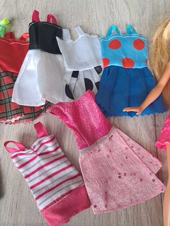 Lot barbies - photo numéro 6