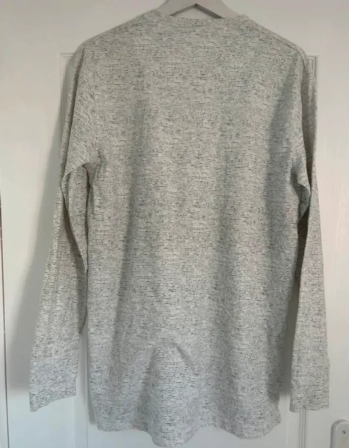 Haut longues manches Hollister taille M - photo numéro 2