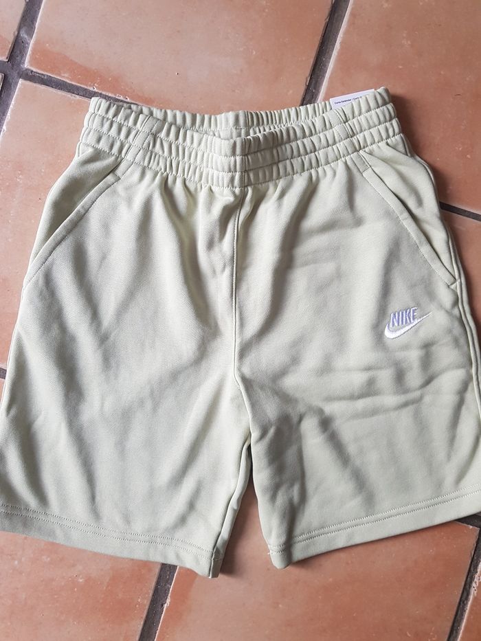 Short Nike