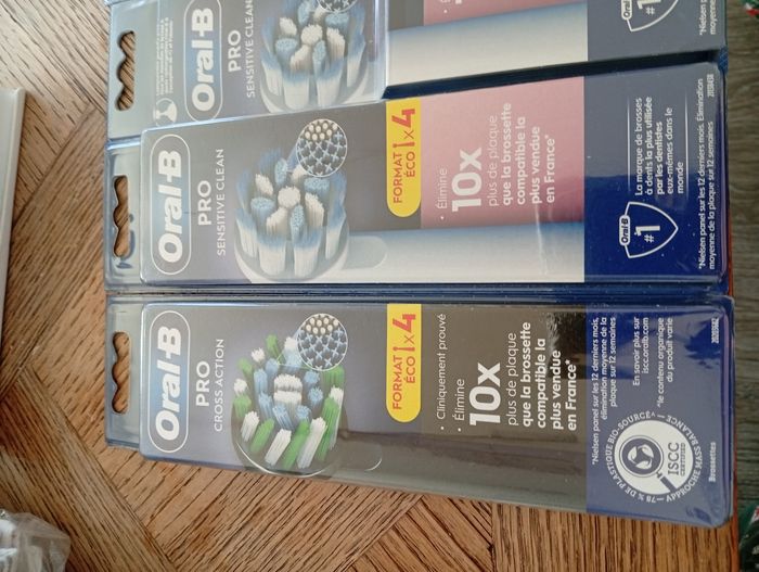 Lot de 12 brossettes oral b à 20€ avec le code 
CHATAIGNE30
Le lot passe à 14€ - photo numéro 2