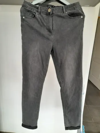 Jean slim  gris taille 40 breal