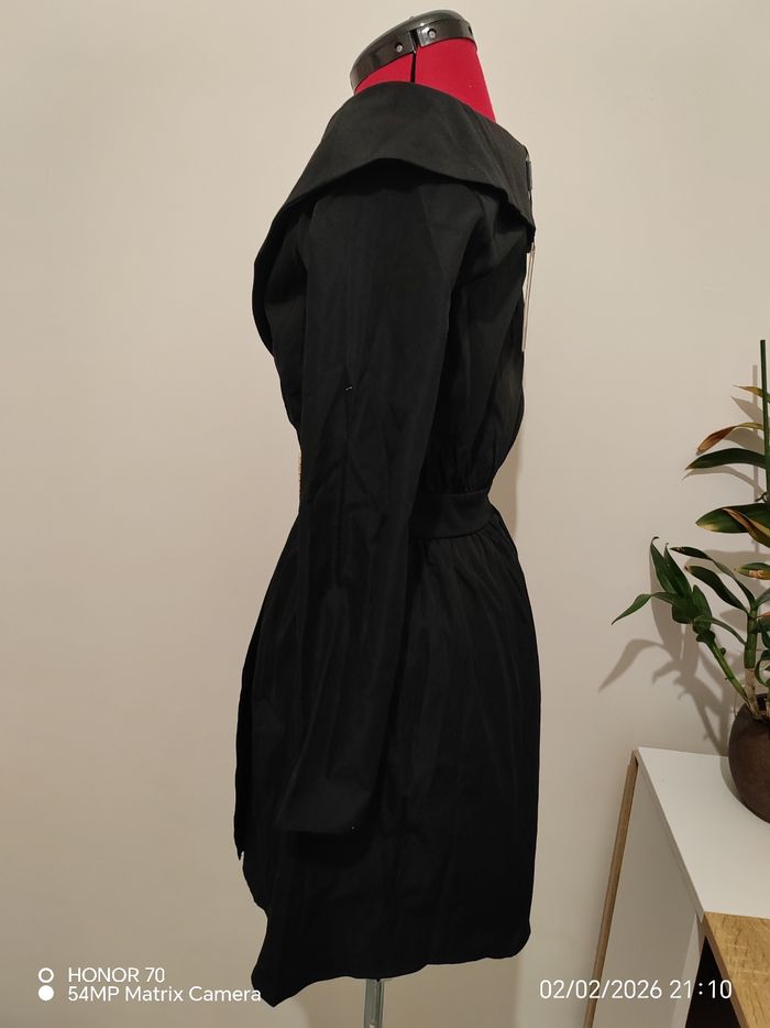 Robe décolletée - photo numéro 4