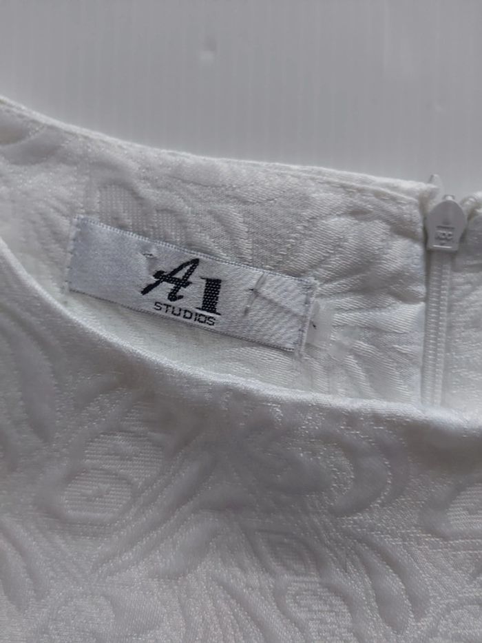 Robe style rétro vintage. Fleurie sans manche col rond taille 36 zippée à l'arrière - photo numéro 9