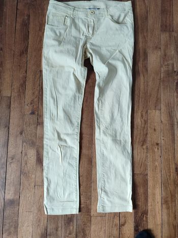 Pantalon jaune pâle