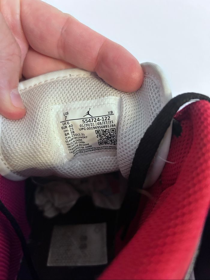 Air Jordan 1 Mid – Pointure 40 – Très bon état – Coloris Bordeaux/Noir/Blanc - photo numéro 7