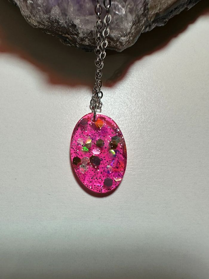 Pendentif gros arrondie résine et paillettes - photo numéro 2