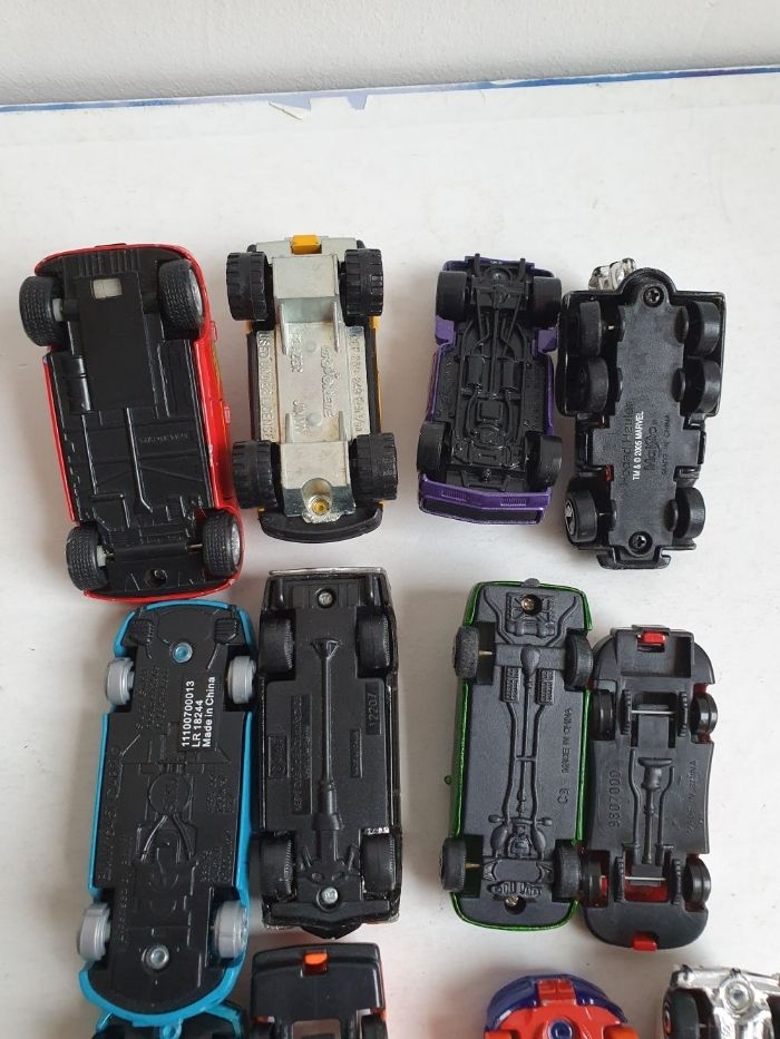 Lot de 14 véhicules - photo numéro 6