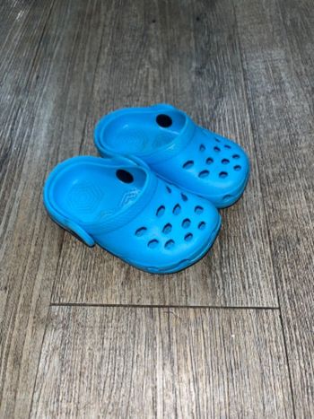 Chaussure style crocs