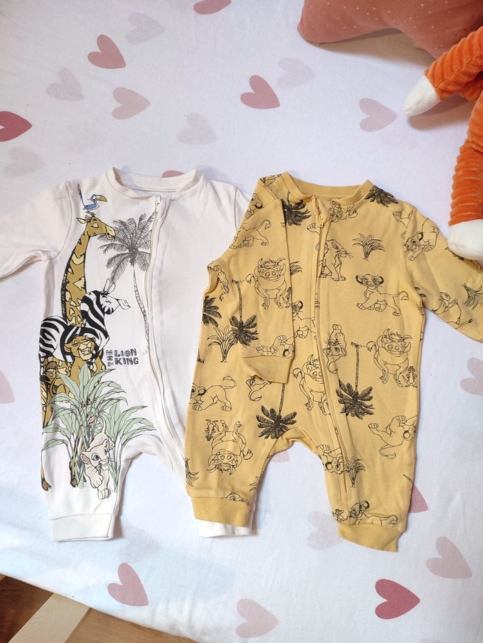 Lot de 2 pyjamas une pièce - bébé mixte - le roi lion - 0/3 mois - Neuf - Disney baby x Primark - photo numéro 2
