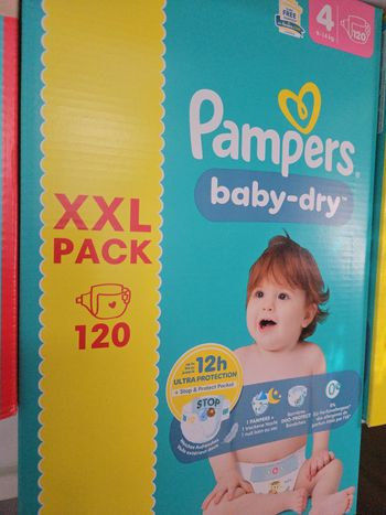 Carton xxl couches pampers baby dry taille 4