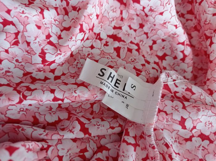 ROBE Longue SHEIN Rose fleurie. - photo numéro 4