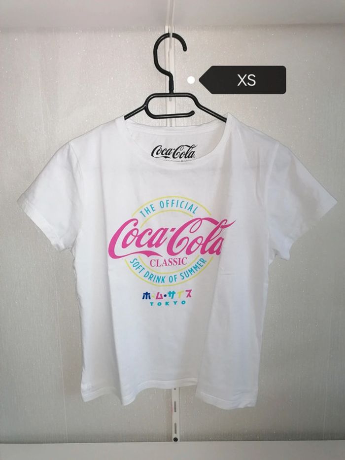 Tee-shirt coca cola XS - photo numéro 2