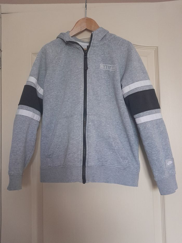 Veste nike garçon taille 10ans