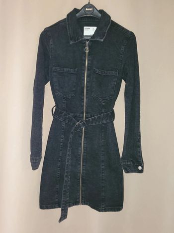 Robe, ceinture, fermeture à l'avant