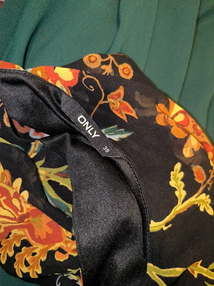 Robe à manches longues fleurie only taille 38 - photo numéro 5